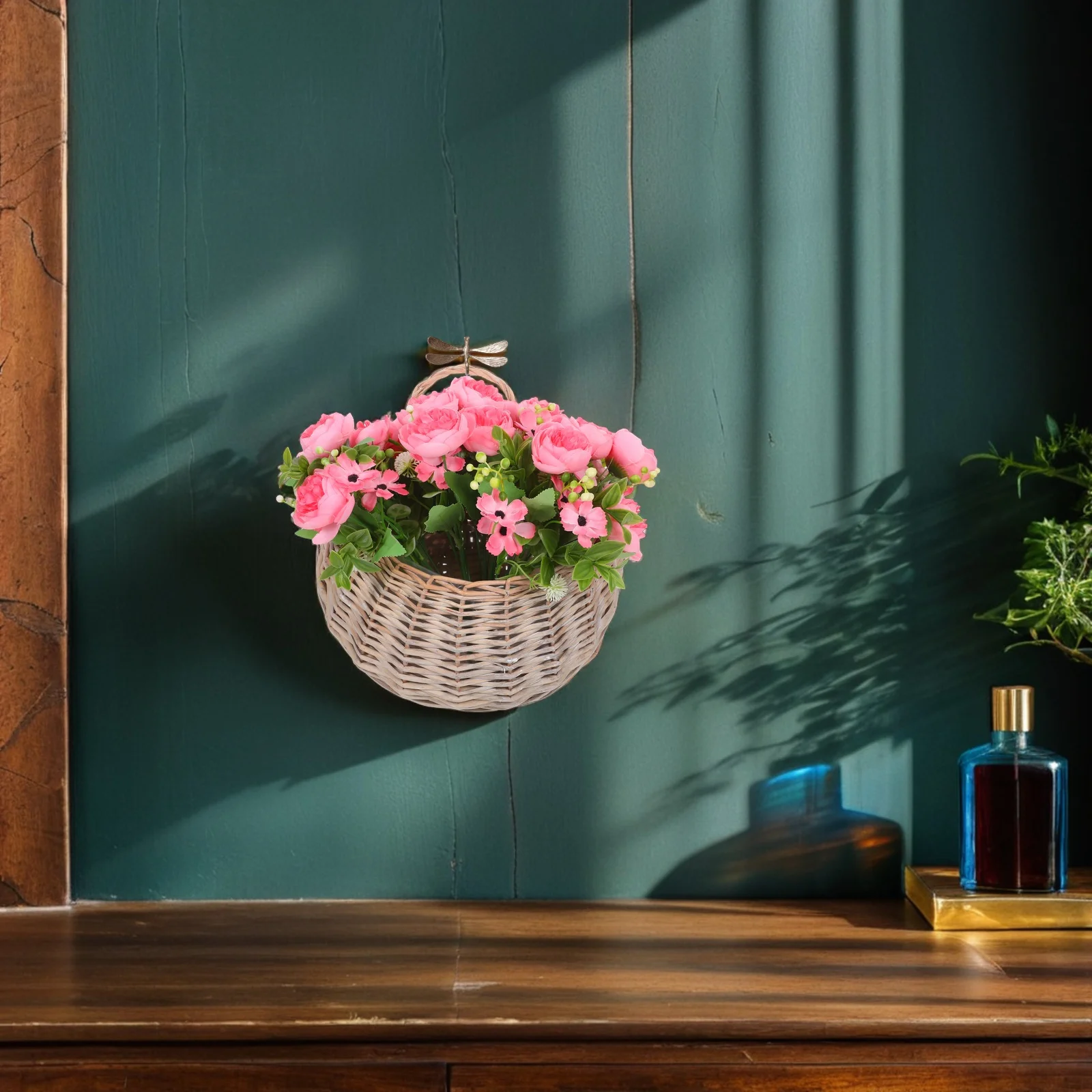 

Handmade Woven Wall Flower Basket Wall-Mounted Rustic Hanging Planter Willow Wall Storage Bin For Dried Flowers Plant Holder