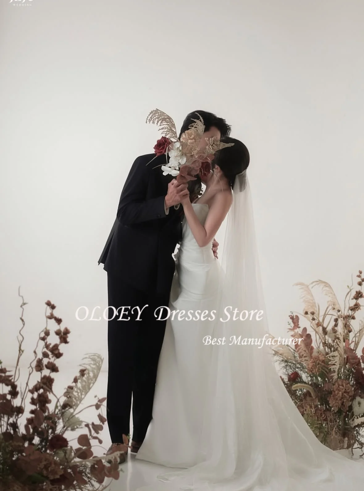 OLOEY シンプルなソフトサテンアイボリーのウェディングドレス A ラインストラップレス韓国写真撮影ブライダルガウン花嫁ドレスカスタマイズ 신상원피스