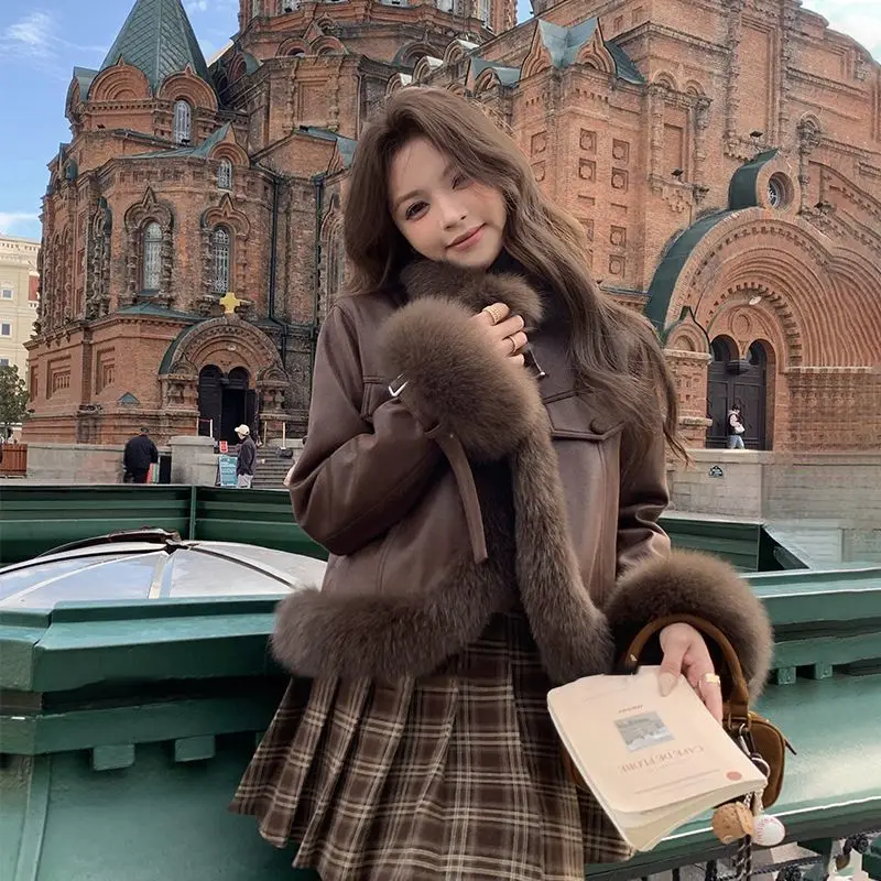Autumn and Winter New Women's Fur Jacket Loose Commuter Short Faux Fur Jacket