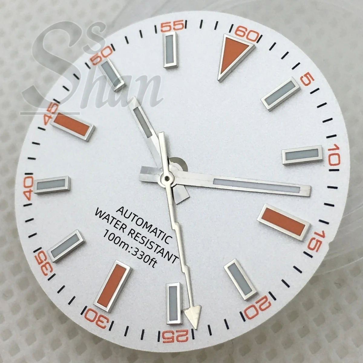 Esfera preta e branca de 29MM C3 luminescente é equipada com movimentos NH35 NH36 ETA2824 2836 PT5000 DG2813 3804 Miyota 8205 8215