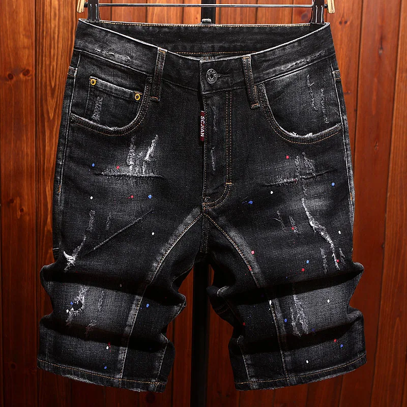 

American denim shorts for men in summer, cool and trendy, retro and casual, washed and nostalgic five quarter pants