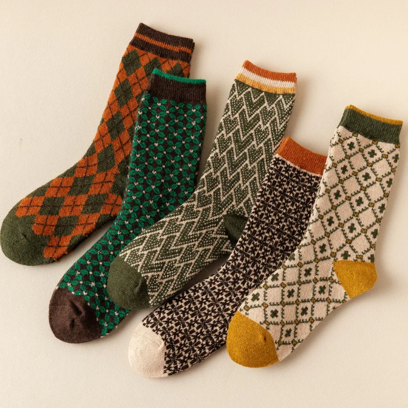 5 pairs of random long socks for women, fashionable winter cold proof and warm wool socks, thick Geomeric pattern socks