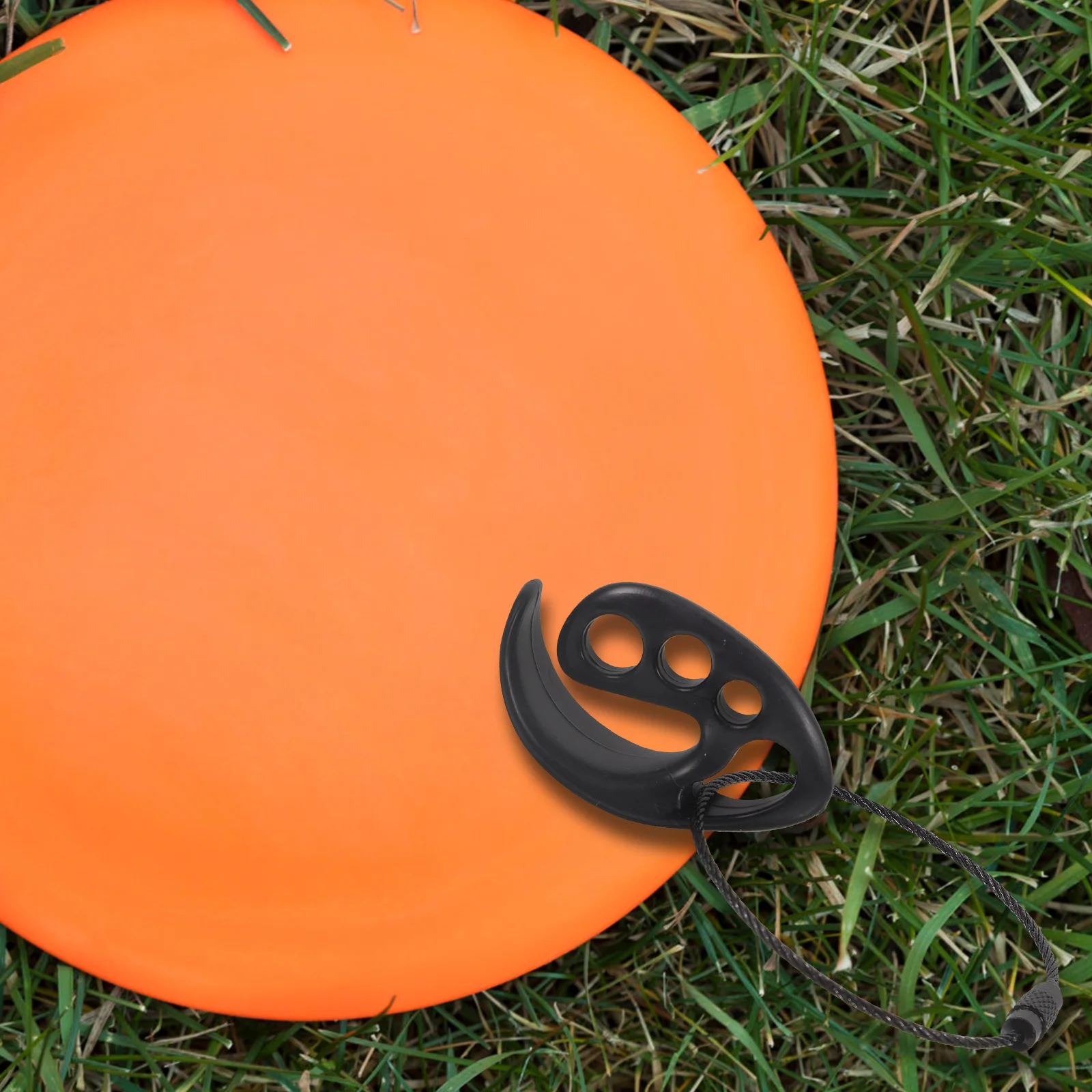 

2pcs Flying Buckles Compact Portable Clamps Durable Holders Outdoor Sports Disc Carriers Beach Flying Disc Accessories