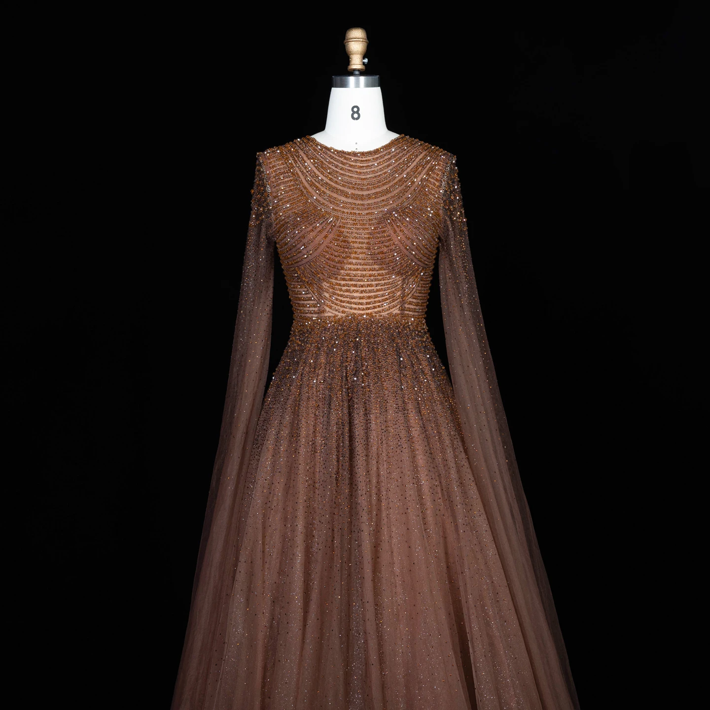 Sharon Said Luxuriöses Braunes Abendkleid mit Rundhalsausschnitt, Langen Transparenten Cape-Ärmeln und Schwer Perlenbesetztem Dubai-Formal-Partykleid SS059 Maßanfertigung – Detail 19