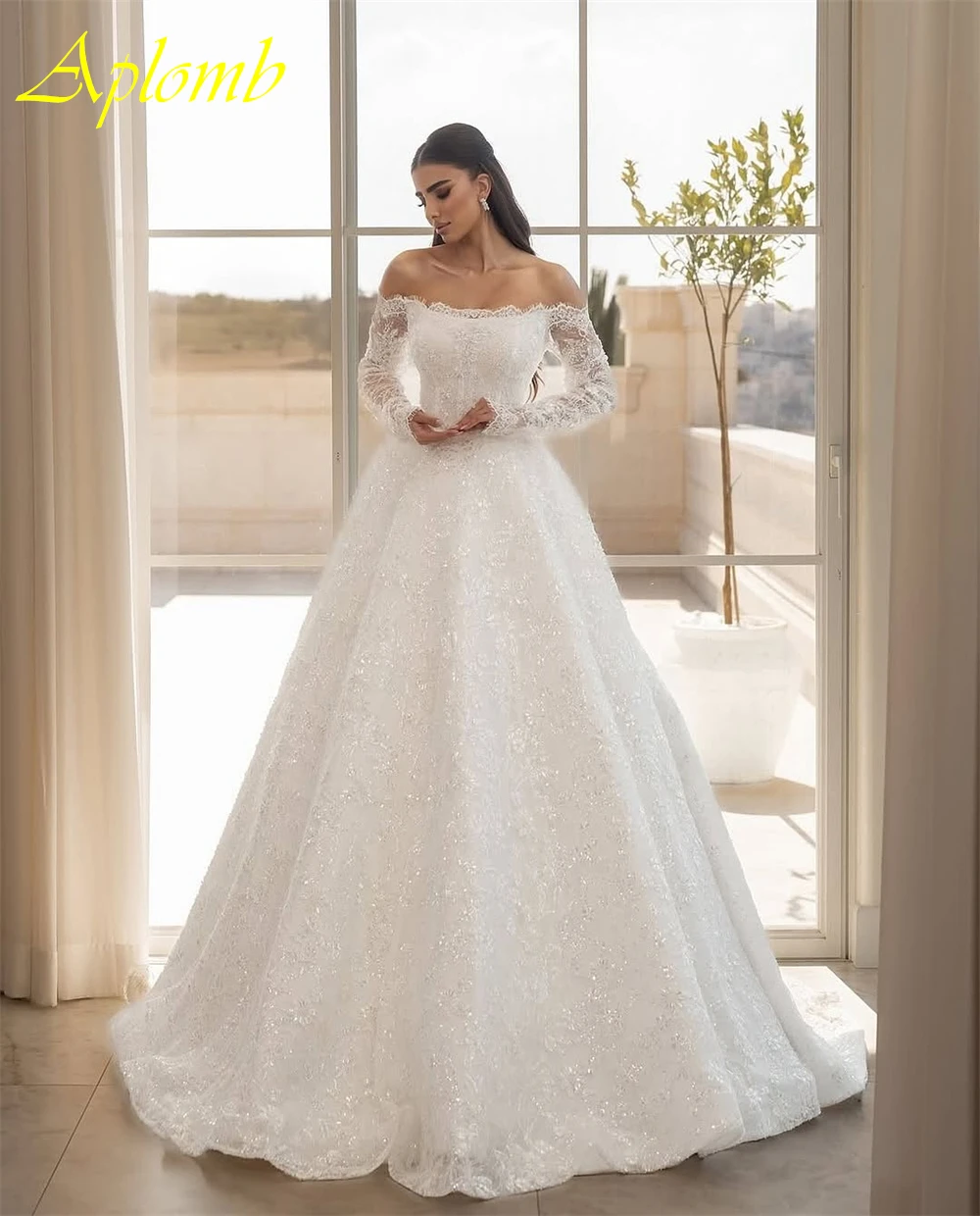 Customized Elegant White Organza Wedding Dress Simple Boat Neck Long Sleeves Bridal Gowns Boho A-Line Court Train Robe de mariée