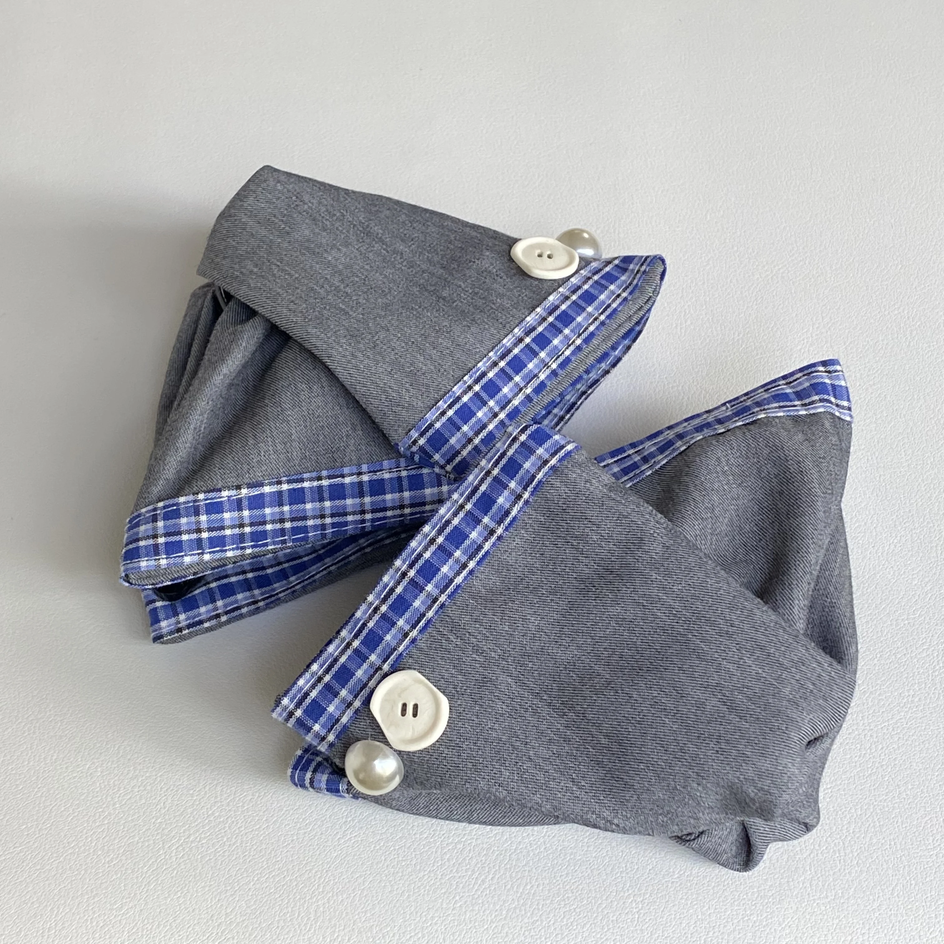 1 шт. элегантный серый карманный квадрат с синей клетчатой отделкой, пуговицами и жемчужным декором, мужской аксессуар для официального свадебного костюма