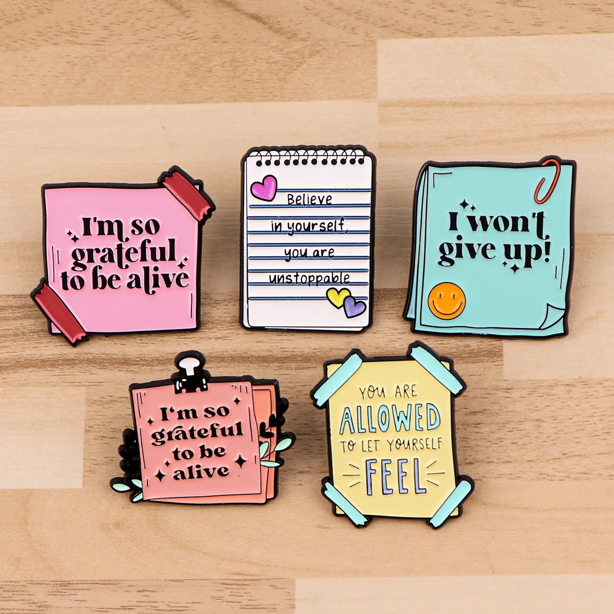 バックパック,エナメルピン,バックパックのバッジ,メタルファッション,ジュエリーアクセサリーのインスピレーションを与えるラペルブローチ