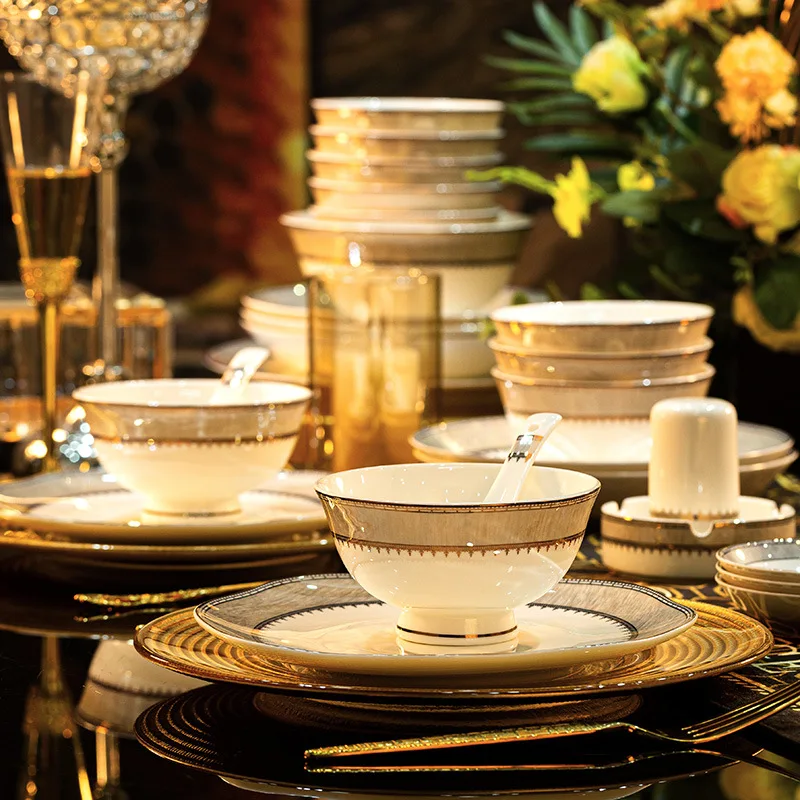 Service de table en porcelaine d'os