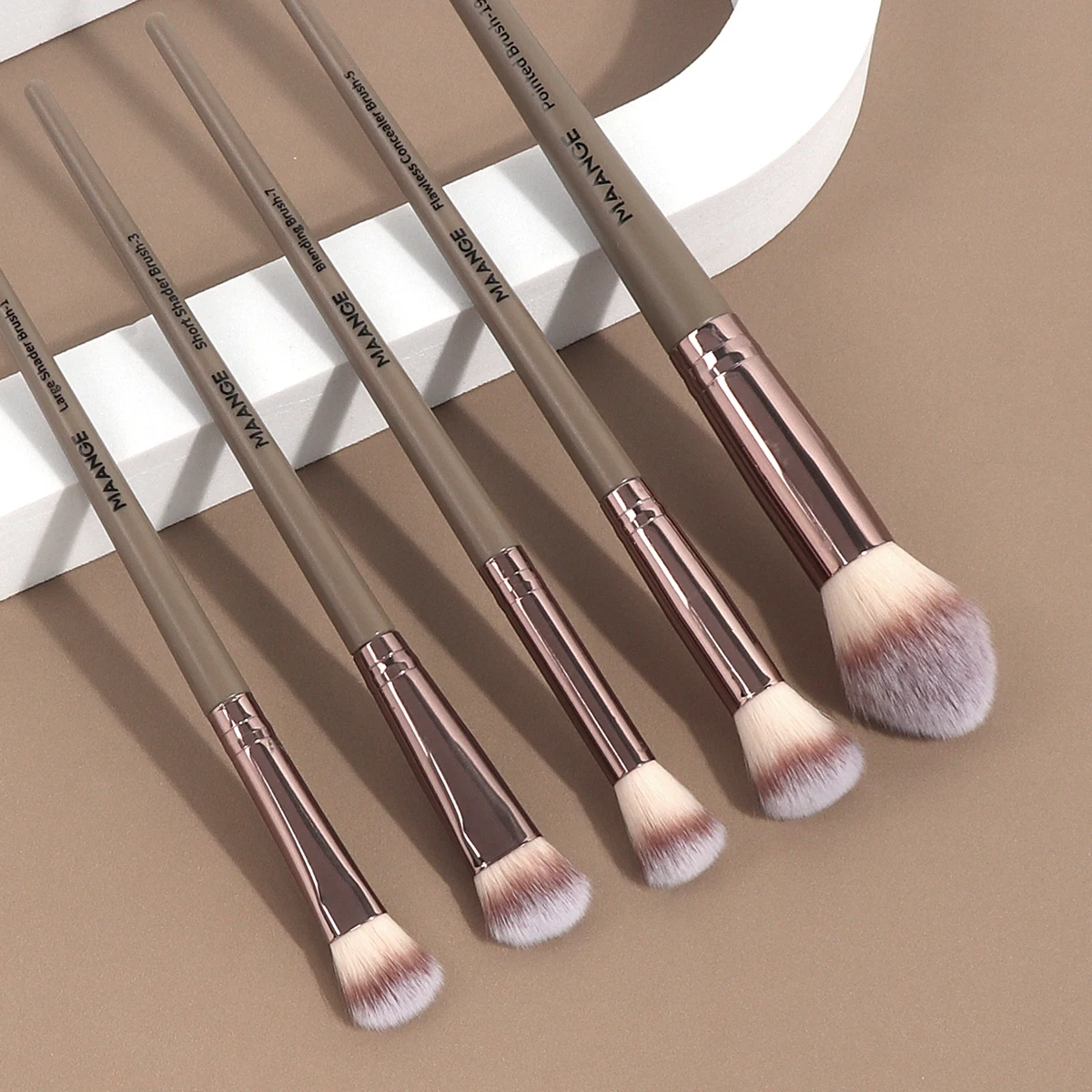 MAANGE 25pcs Professional Makeup Tool Set 20pcs Makeup Brushes Velvet Storage Bag 3pcs Triangle Powder Puffs Brush Cleansing Egg