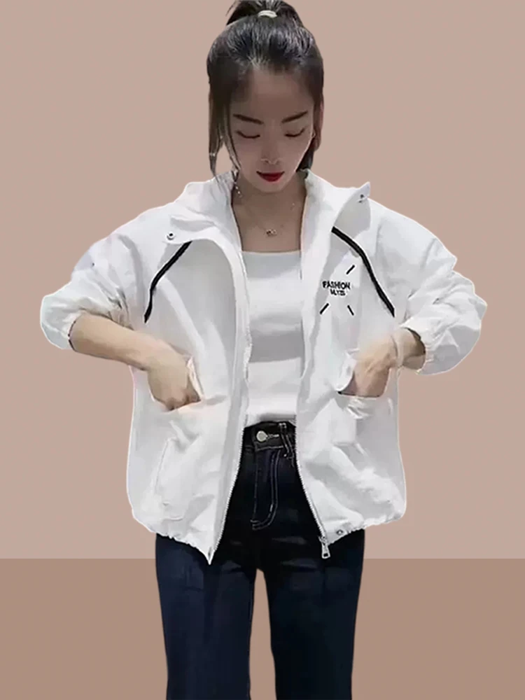 Spring Autumn 2026 Ladies Short Jacket Sporty Fashionable Coat Younglooking Small Size Zipper Closure Regular Fit Polyester