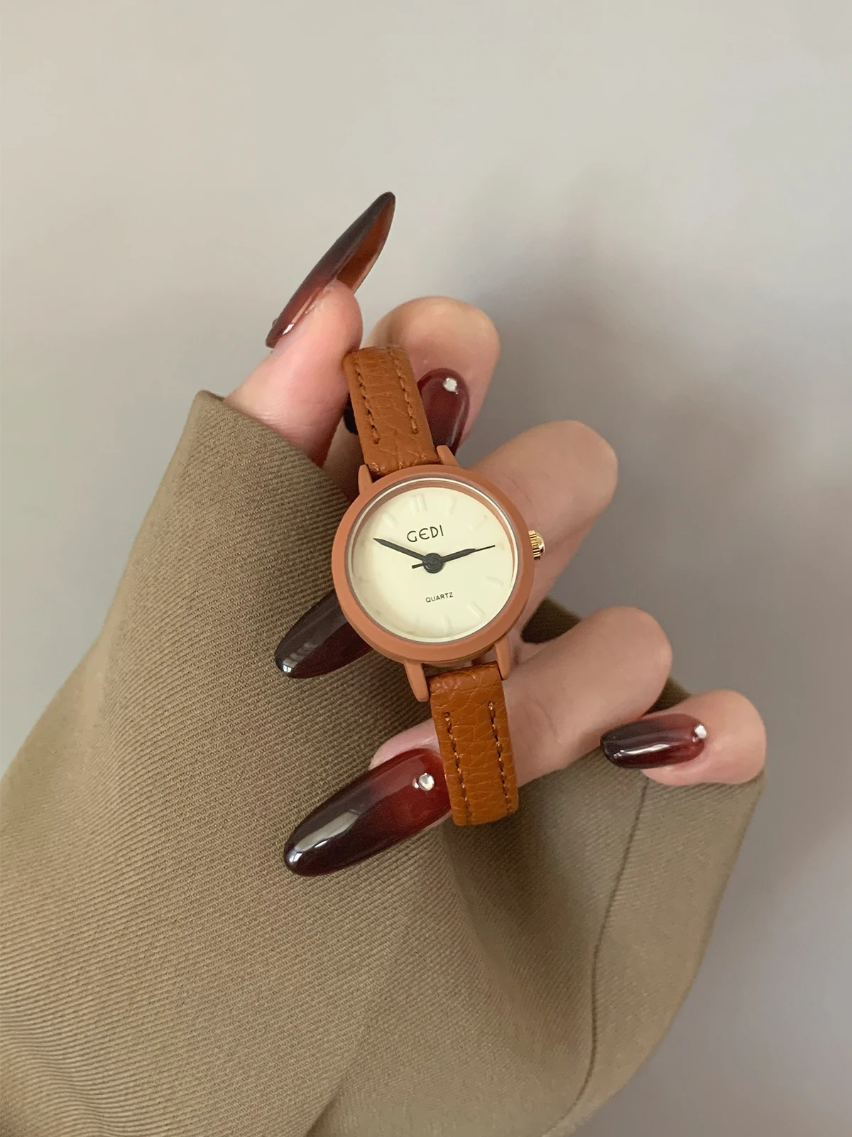 

Watch women's luxurythinstrap women's small temperament ladies small dial 2025 new high quality luxury watch birthday gift woman