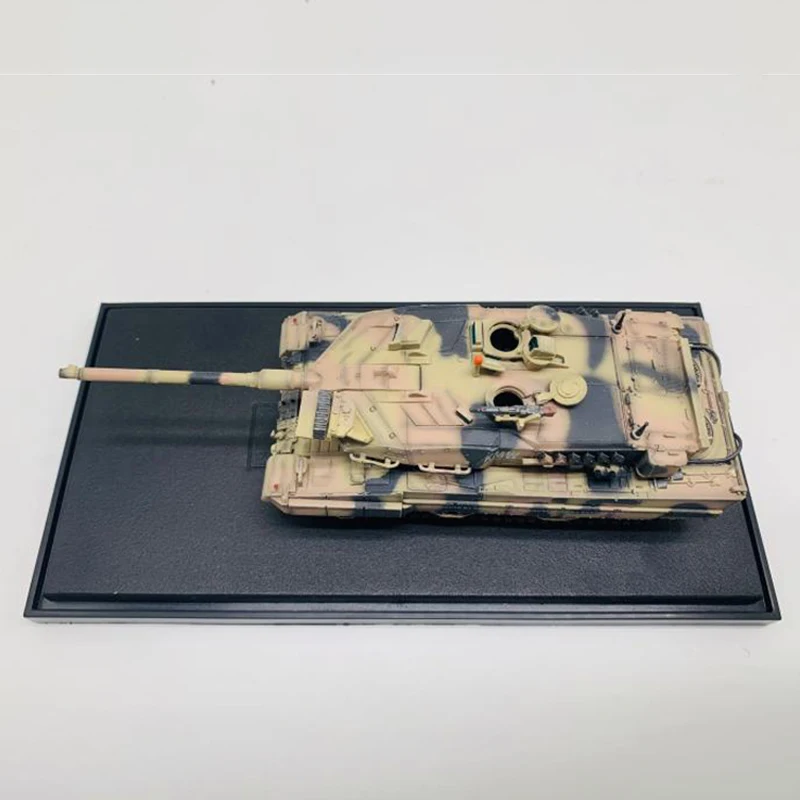 1:72 Scale Plastic Leopard 2A7 Tank Model 75017 Militarized Combat Track Type Classics Adult Gifts Souvenir Static Display