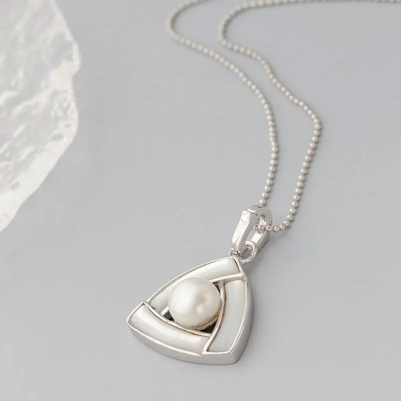 

Trendy Simple Stylish Geometric Triangular 925 Sterling Silver Pendants Inlaid Natural Freshwater Pearl Pendant Jewelry Gift