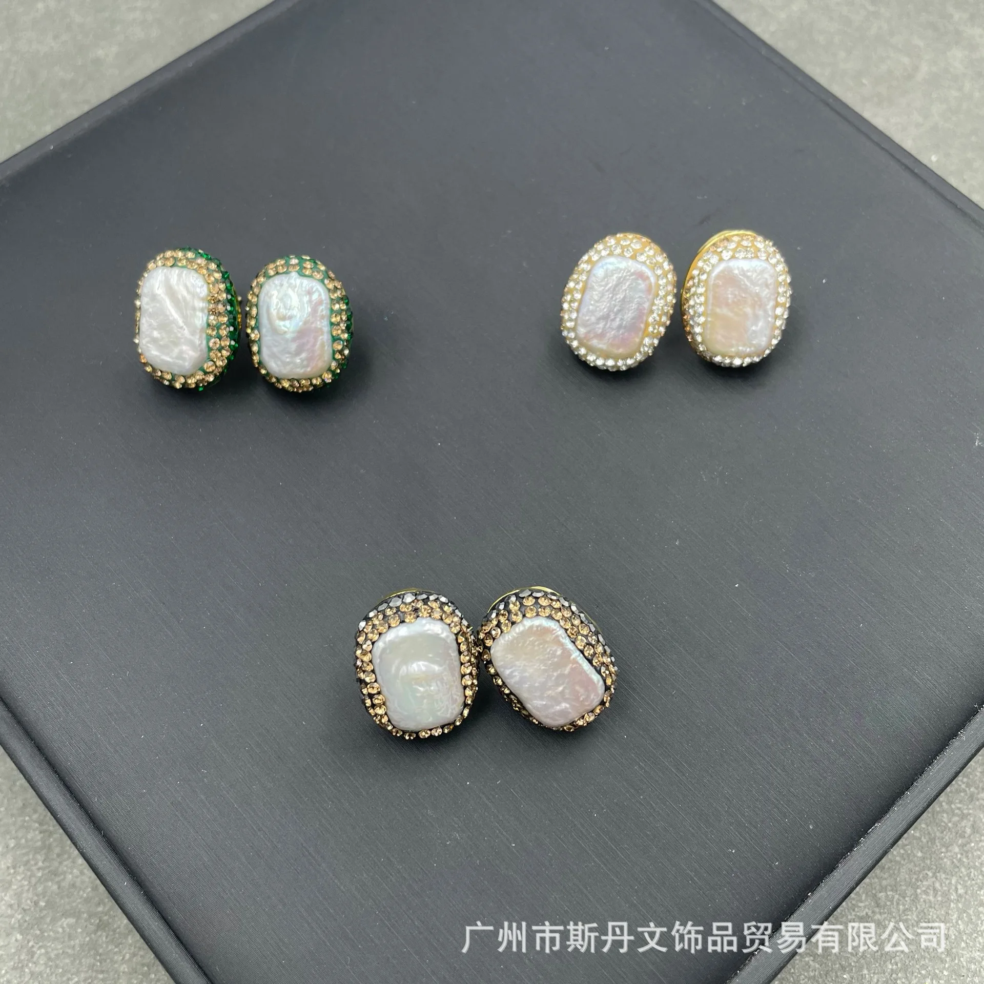 

Natural baroque freshwater pearl stud earrings, high-end retro point earrings, personalized evening luxury banquet accessories