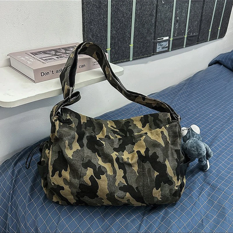 Canvas bag with pendant Crossbody shoulder bag  Zipper tote bag Student bag Large capacity Neutral Fashion Simple