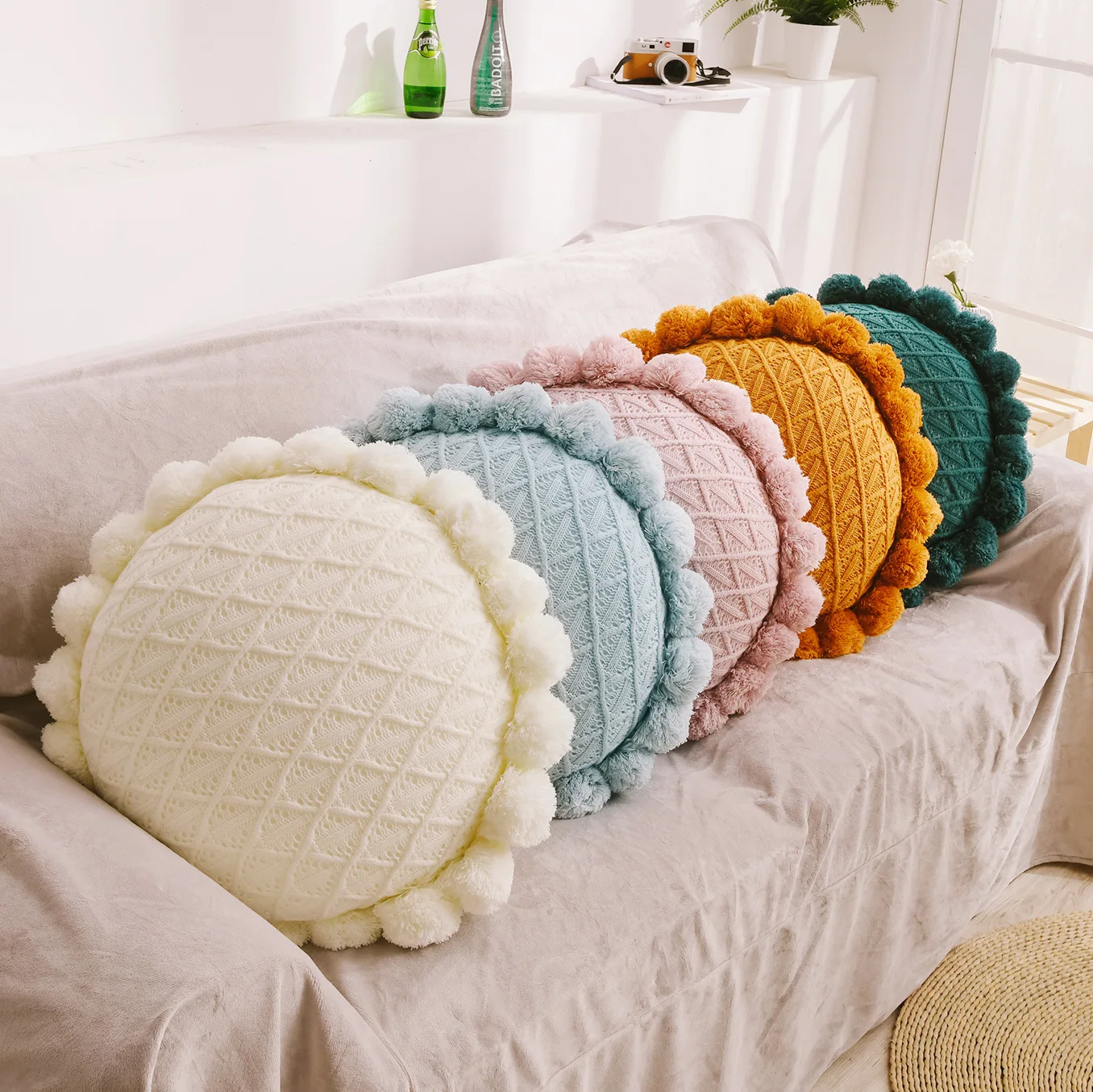 

Creative Ball Knitted Throw Pillows Knitted Cushion Cover Nordic Woolen Sofa Cushion 3D Hollow Round Pillows Decor Home