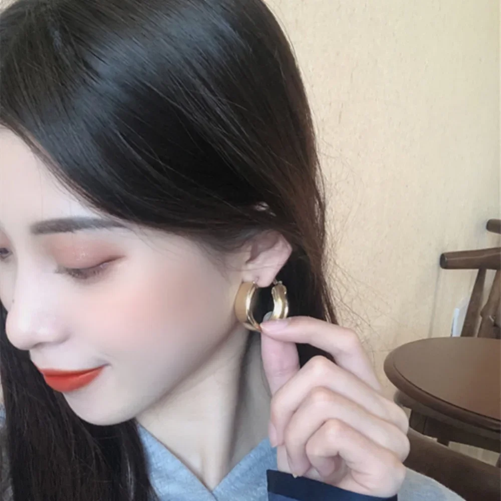 2023 New Trendy Simple C-shape Silver Color Hoop Earrings for Women Enfashion Circle Round Gold Earrings Party Jewelry Girl Gift