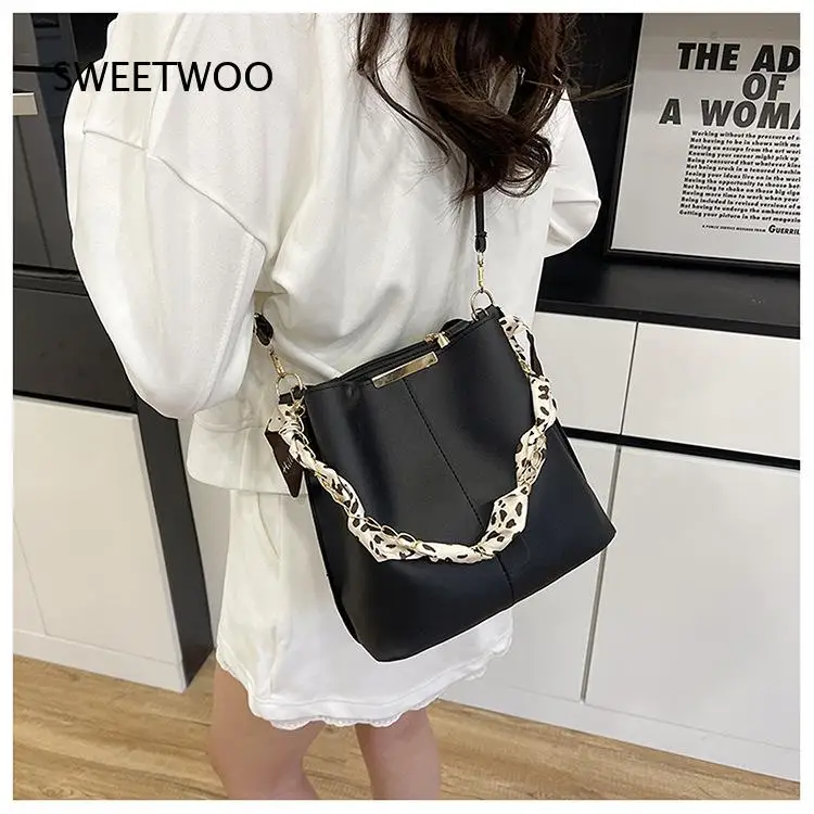 Fashion Simple Black Bucket Bag For Women Removable Leopard Scarf Chain Decor Multi Way Shoulder Bag