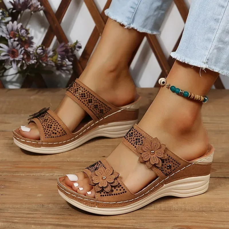 Damenschuhe Sommer neue Mode Retro römische Hausschuhe weiblich plus Größe 44 lässig Blumen keil Plattform Hausschuhe Zapatos