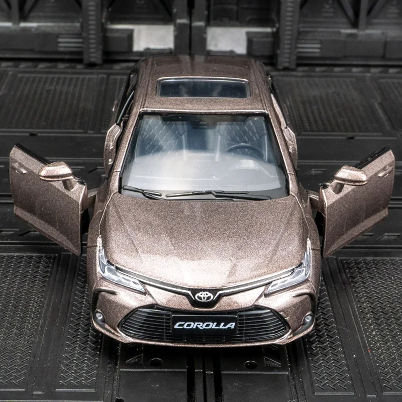 

1: 33 Simulation Corolla Alloy Car Model Ornament Collection Metal Car Boy Toy