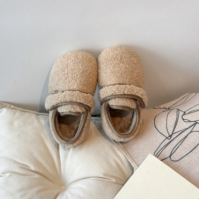 

2025 New Fashion Girls Warm Shoes Princess Soft Sole Casual Kids Flat Shoes for Winter Children Plush Shoes Solid Color Sweet