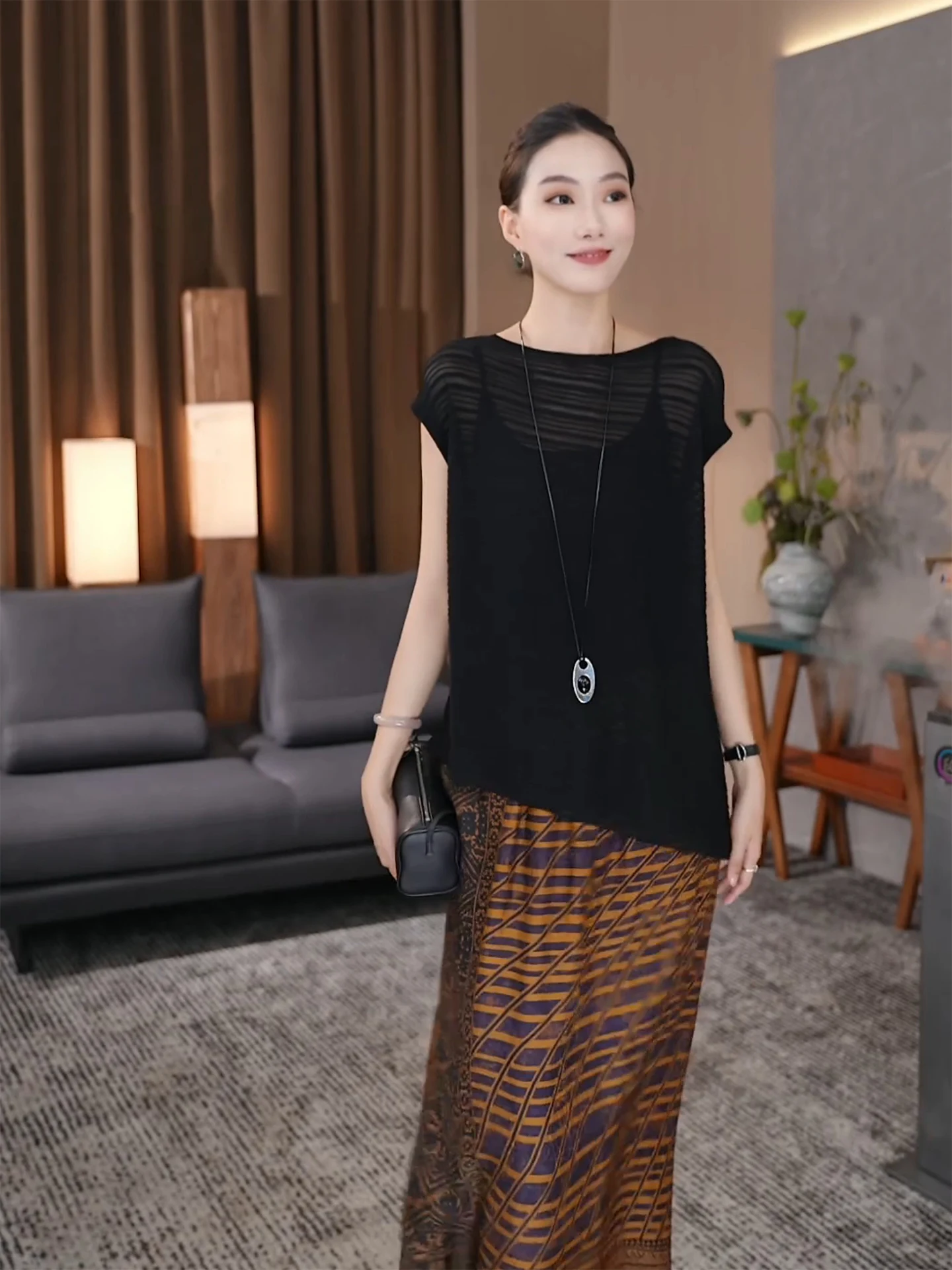 

Легкая тонкая прозрачная трикотажная футболка Zo Zo Home из дышащей комфортной хлопковой смеси с уникальной текстурой