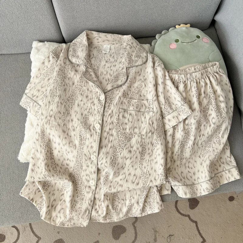 

2Summer short-sleeve pajama set for women, comfortable and trendy, shorts can be worn outside, home wear set