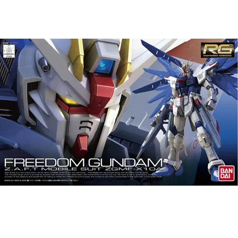 BANDAI Anime RG 1/144 ZGMF-X10A Freedom Gundam New Mobile Report Gundam Wing Assembly Plastic Model Kit Action Toy Figures Gift