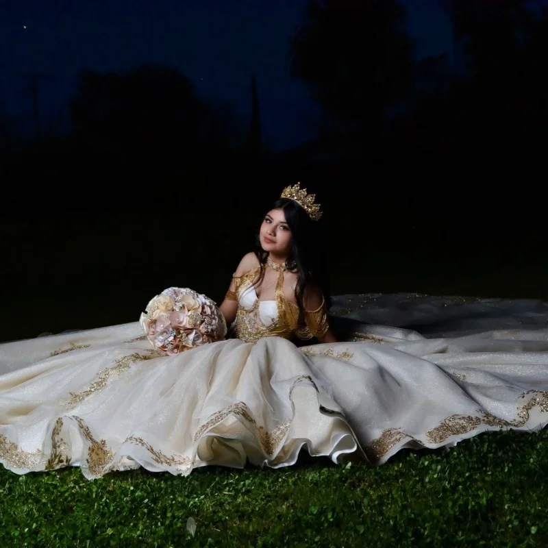 

Light Champagne Quinceanera Dress off-shoulder Golden Glitter Flower Decal Long tail vestidos de 15 Quinceanera ﻿Customize