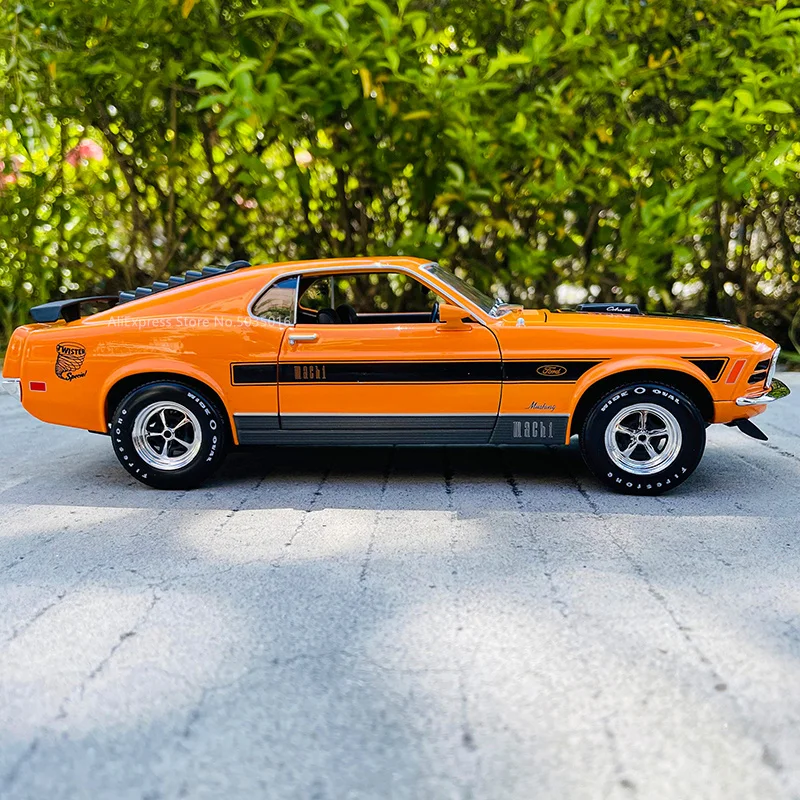 Maisto 1:18 1970 Ford Mustang Mach 1 Car Die casting Alloy Retro Car Model Classic Car Model Car Decoration Collection gift