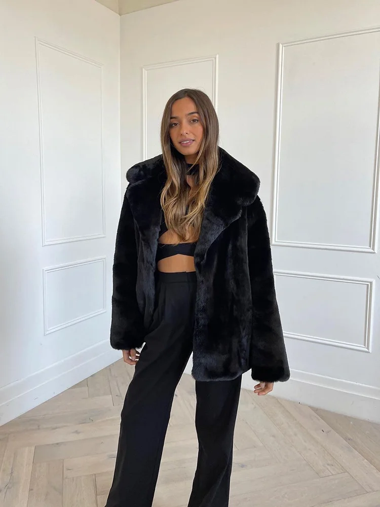 

2025 Solid Color Commute Streetwea Fluffy Lapel Black Faux Fur Winter Coat Oversized Long Sleeves Loose Short Jacket Design Newr
