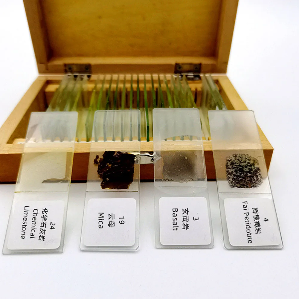 

Подготовленные на геологии 24-компонентные горки с тонкими секциями из каменных минералов