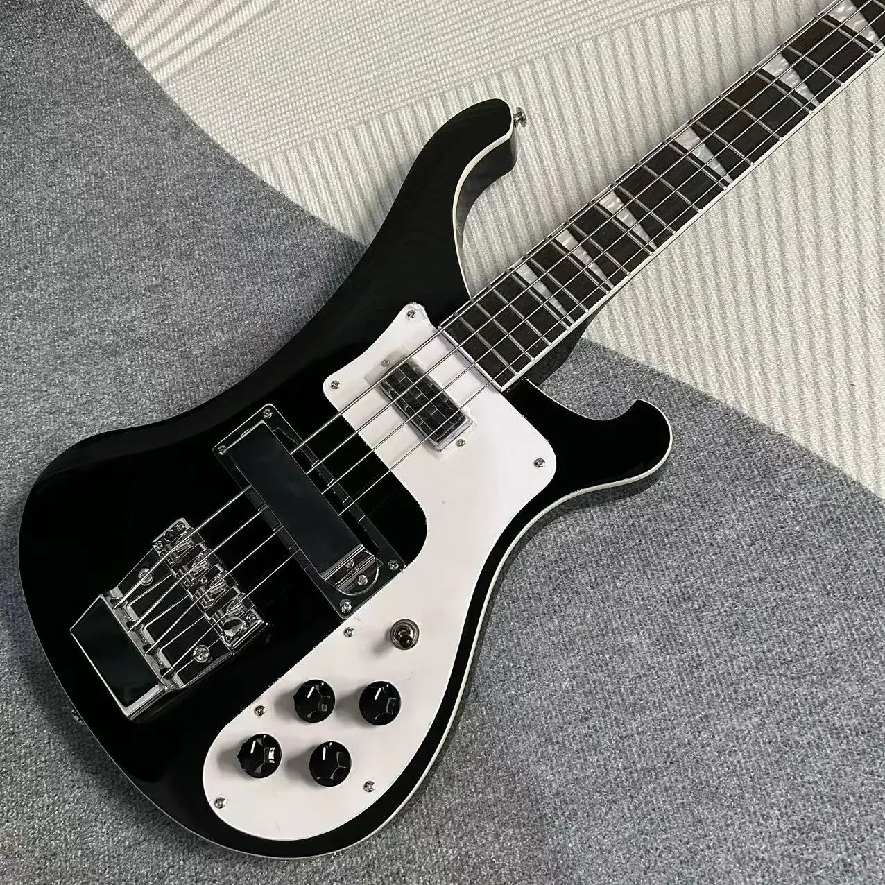 Ricken 4003 Backer Bass Electric Guitar Black Color Basswood Body Rosewood Fretboard 4 Strings Guitar violão Free Ship Gleeson