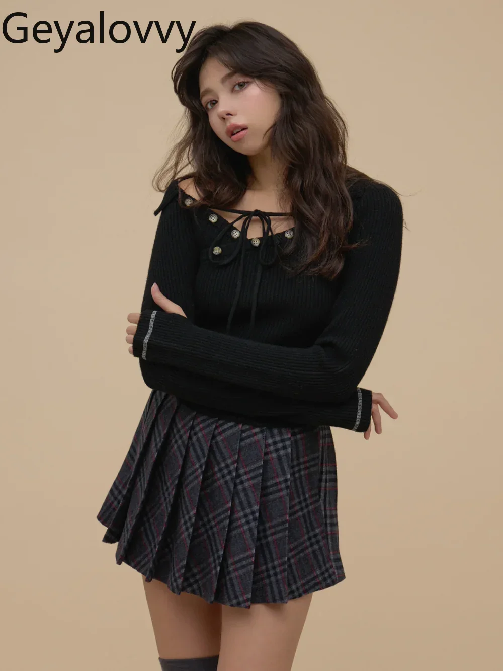 

Вязаный свитер с открытыми плечами в японском стиле для женщин, осень-зима, облегающий короткий топ с длинными рукавами и металлической пряжкой на шнуровке