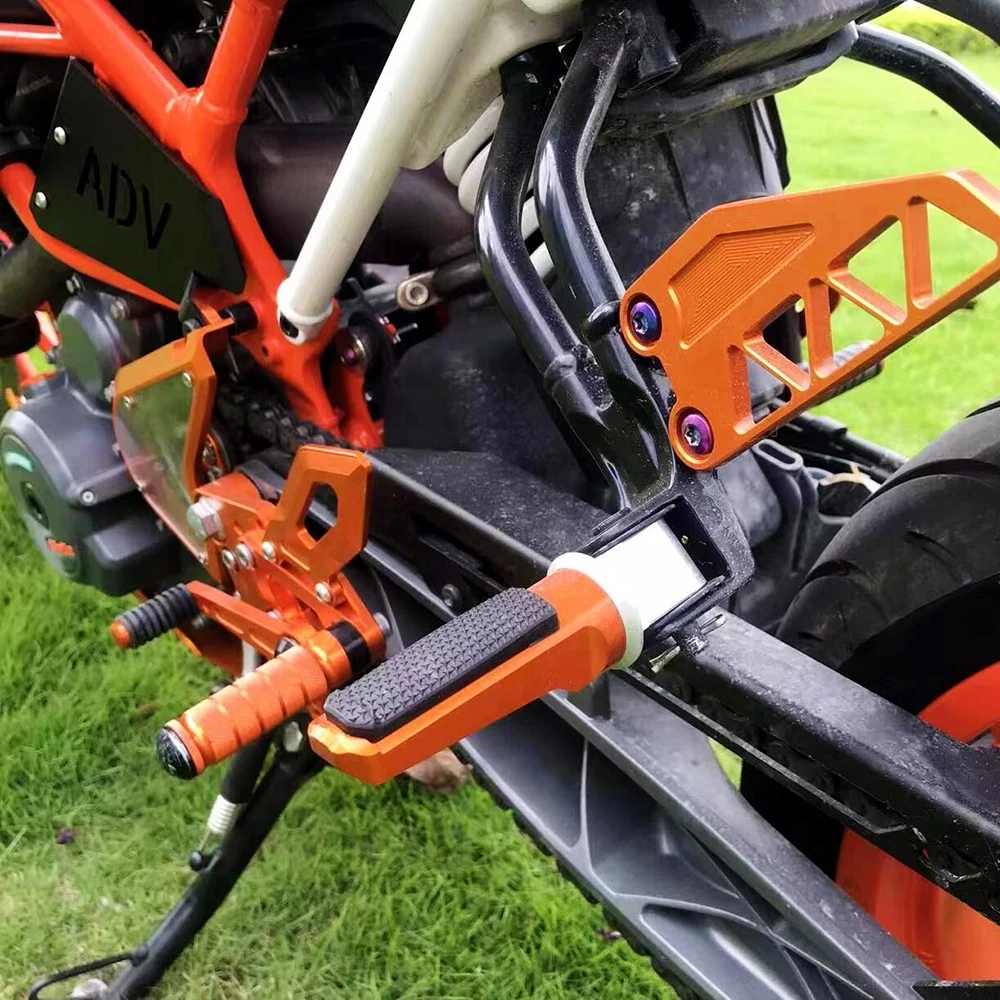 Front Rear Foot Pegs Footrests For K-TM Duke 125 2011-2021 Duke 390 2017-2021 Duke125 Duke390