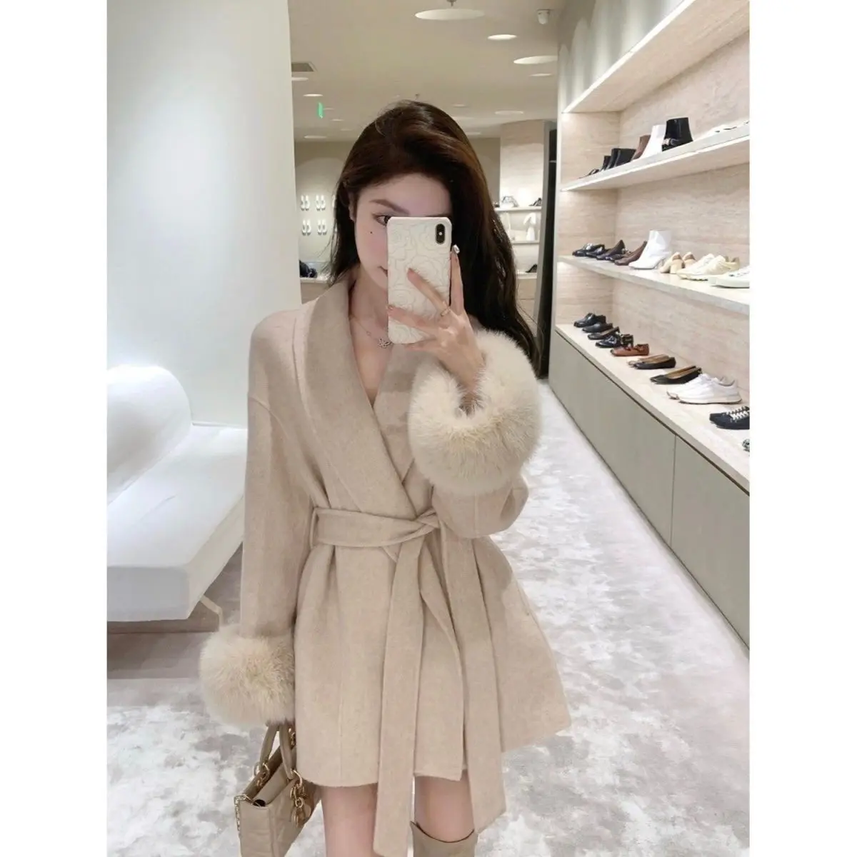 thin lace woolen coat Spring and autumn long sleeve loose senior splicing short furry sleeve New Year robe