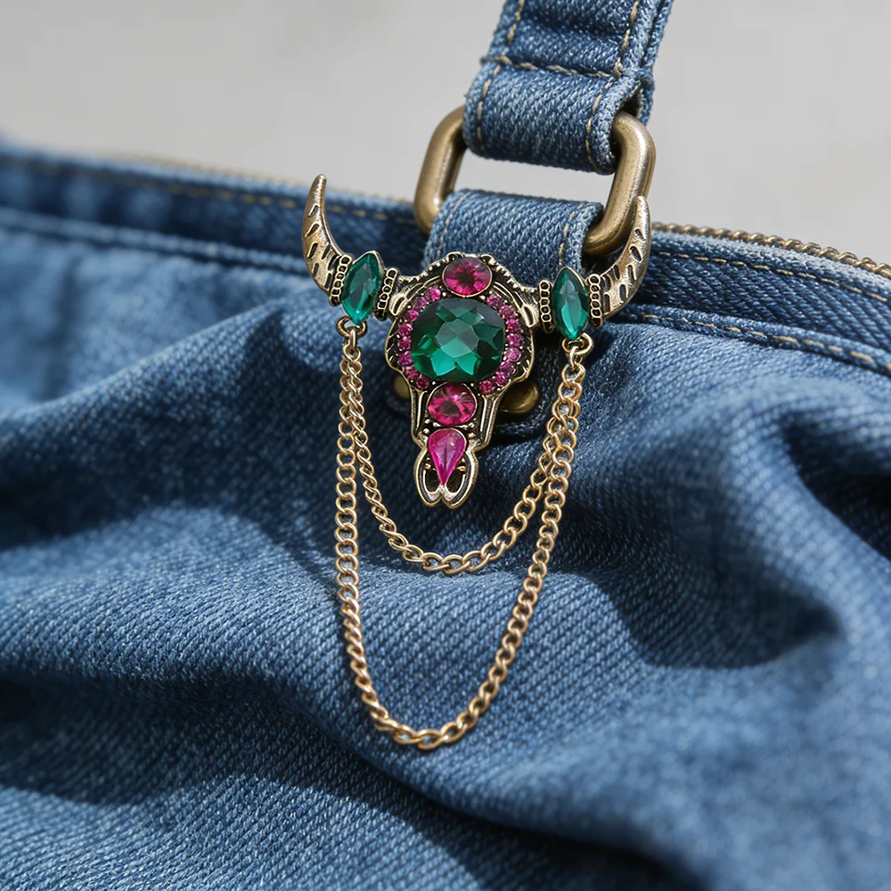 Western Bull Head Brooch, unisex, retro tassel with black/red champagne glass countryside denim fashion pin, worn for daily part
