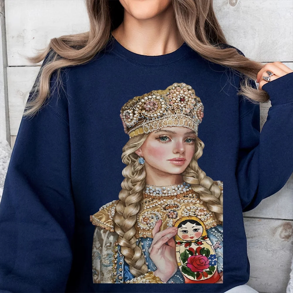

Graphic Sweatshirt Art Princess Doll Print Sweatshirt Cultural Oversize Y2k Casual Trendy Tradition Design Cool Style Clothes