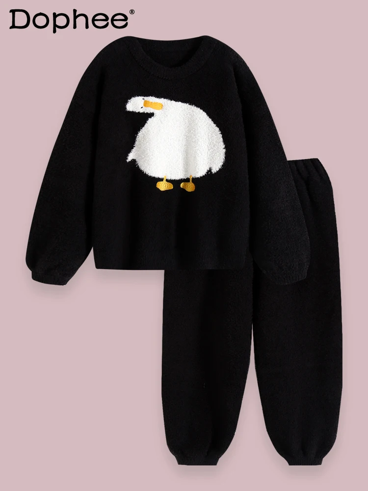 بيجامة مخملية سميكة دافئة لخريف وشتاء 2025 من الصوف كارتونية لطيفة ملابس منزلية غير رسمية يمكن ارتداؤها للنساء