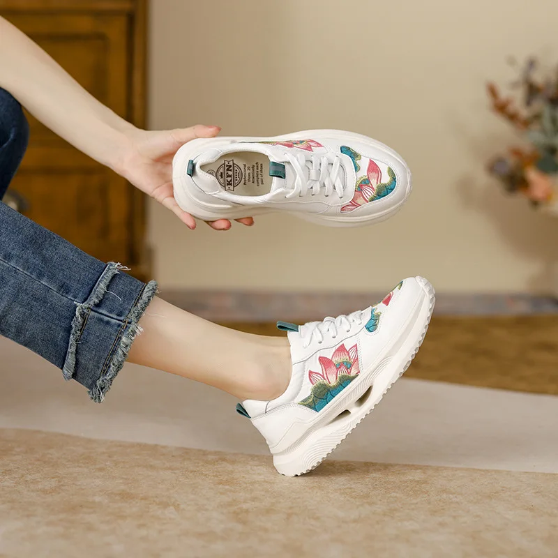 chaussures-en-cuir-brode-pour-femmes-style-chinois-a-la-mode-polyvalentes-de-luxe-fines-sportives-decontractees-motif-fleur-de-lotus