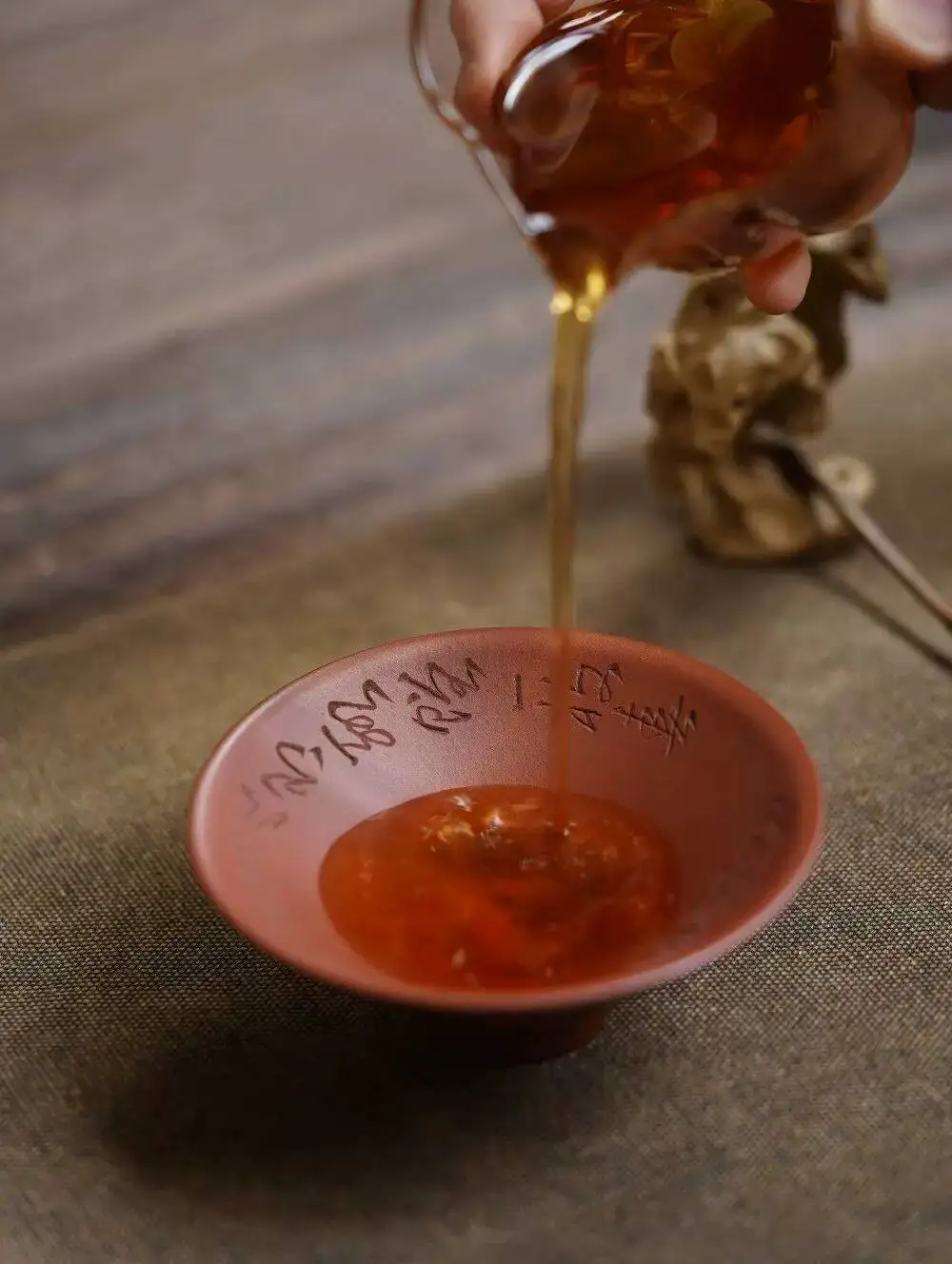 Yixing Plum Orchid And Chrysanthemum Bamboo Hat Master Cup Pure Handmade Red Leather Dragon Certificate Complete Purple Sand