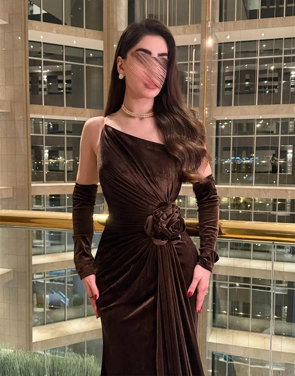 Braunes Samt-Blumenmuster, langes, maßgeschneidertes Anlasskleid, Abendkleider, Abschlussball, Pastrol, Unisex, Jersey, Retro, Dubai, Saudi-Arabien, individuell gestaltet