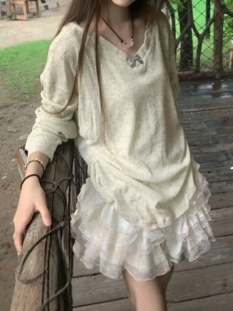 Korean Style Sweet V-neck Bow Blouse Long Sleeve T-shirt for Women, New Autumn Versatile Thin Slim-fit Top view 3