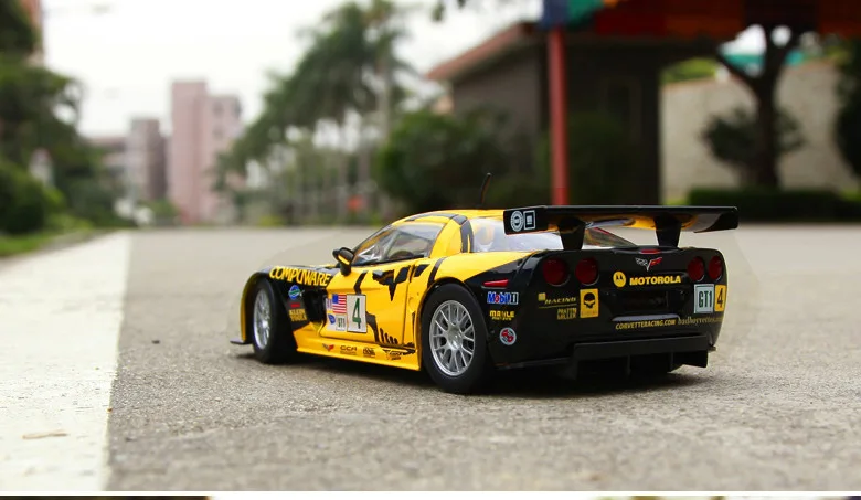 1:24 Bburago CORVETTE C6R 모델 합금 자동차, 쉐보레 다이 캐스트 럭셔리카 로고 컬렉션, 럭셔리 차량 장식, 소년 생일 선물