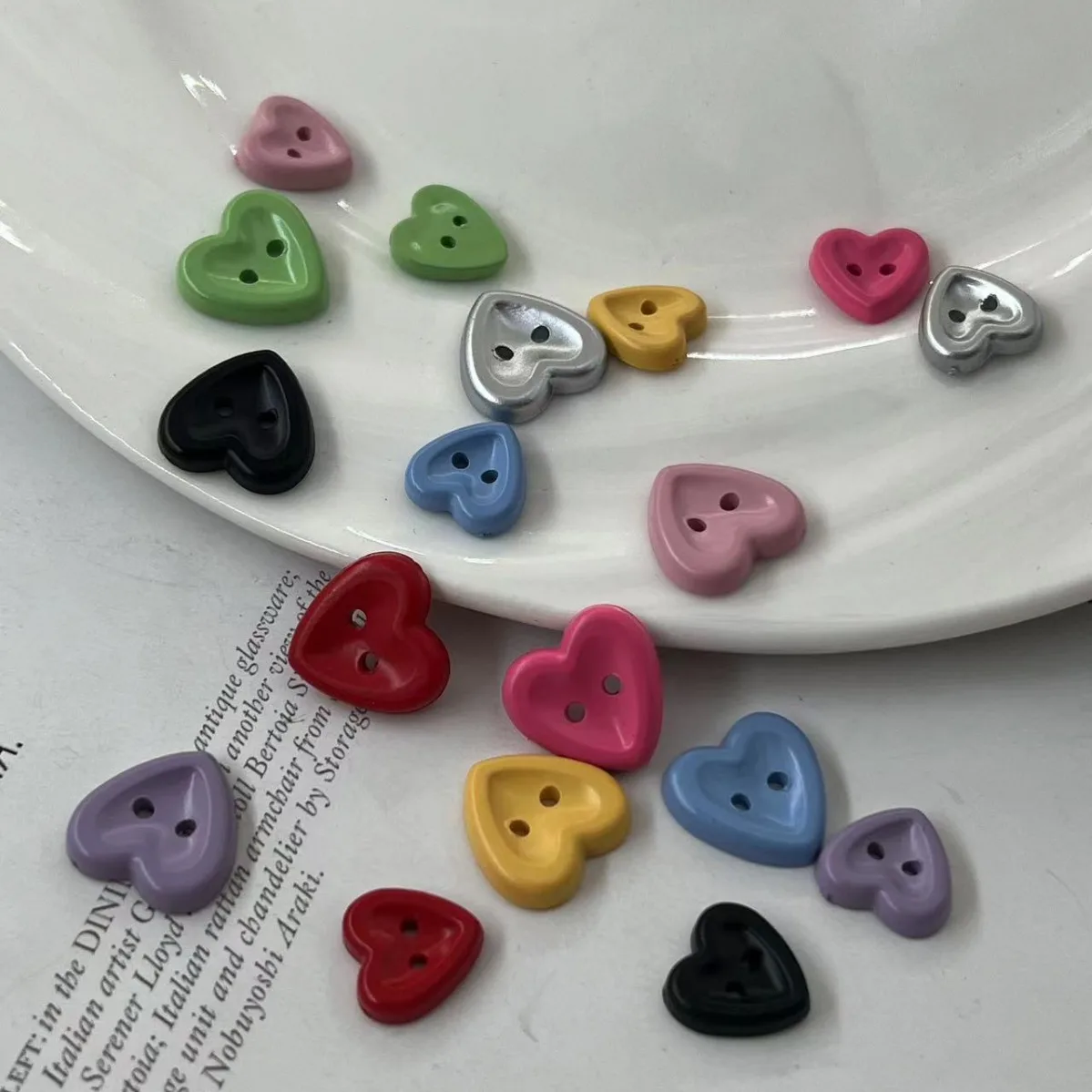 15mm Macaron Colored Heart-Shaped Plastic Buttons for Children's Shirts Sweaters Decor Buttons DIY Hand Sewn Button 10pcs/lot