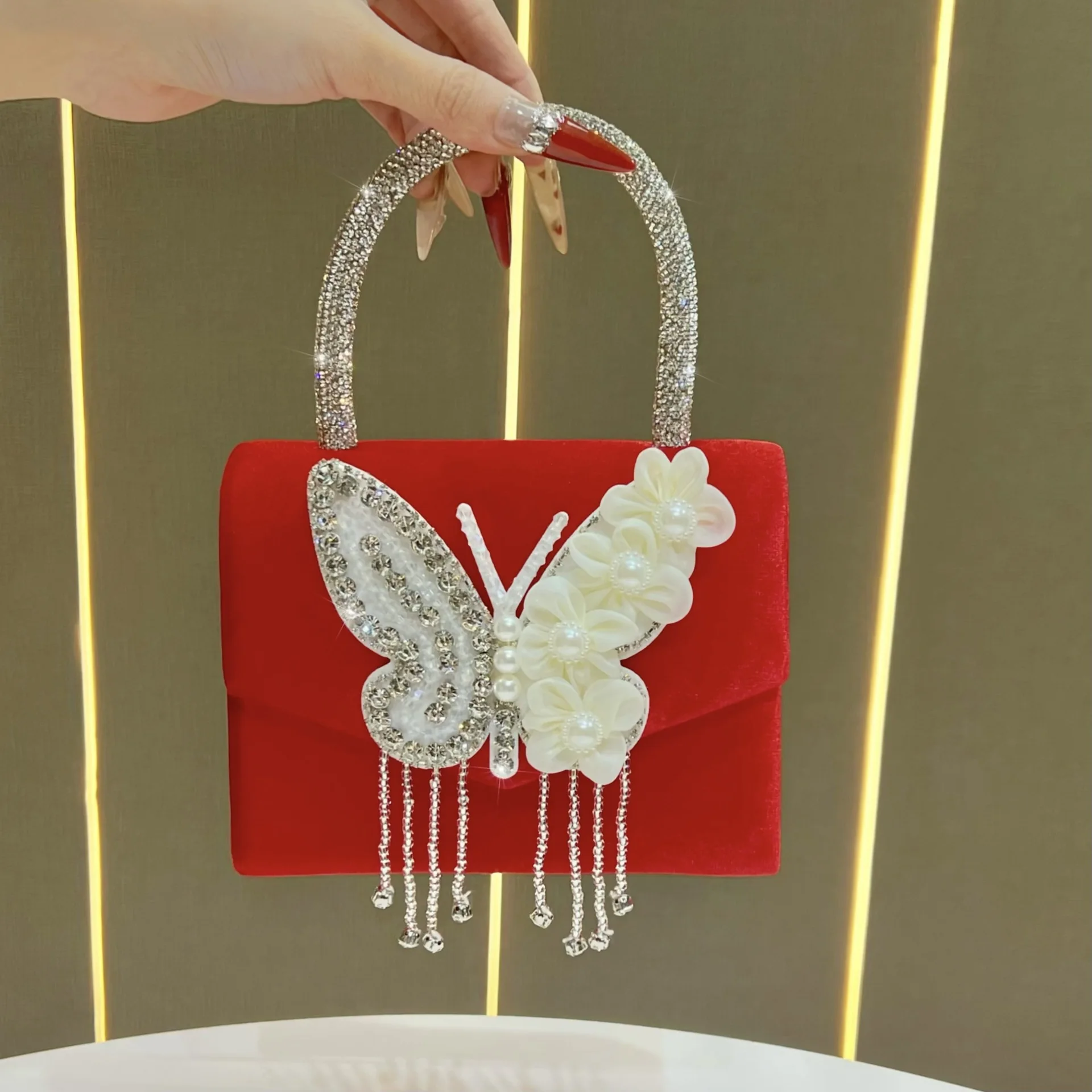 

Модная сумка-клатч с бабочками и кисточками, элегантная вечерняя сумка, инкрустированная бриллиантами, маленькая сумка на цепочке, легкая роскошь
