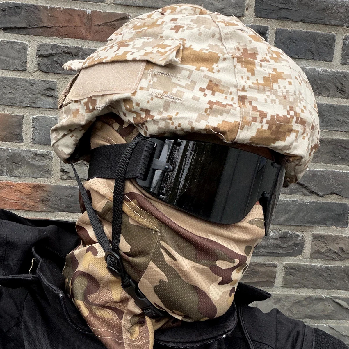 Tactical Airsoft Goggles with 2 changeable Lenses – Black Frame & Camo Case Slim Anti-Fog Glasses for Airsoft and Outdoor Sport