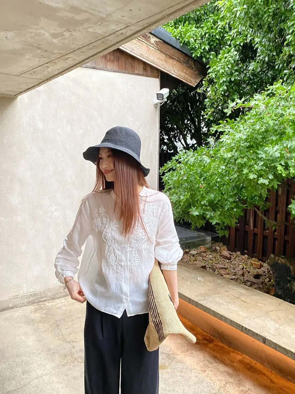 

Dave&di Embroidered Cool Thin Transparent Ramie Loose Stand Collar Long Sleeved Shirt With Design Sense, Sun Protection Top For