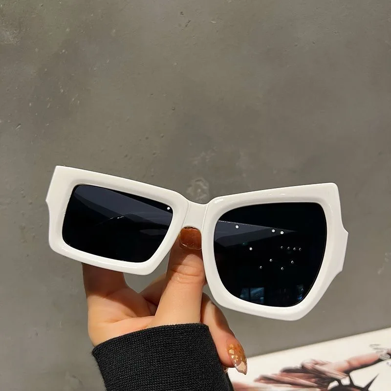 1Pcs Quirky Glasses Fashion Irregular Square Sunglasses Personality Novelty And Fun Sun Glasses White Black Mirror Oculos De Sol