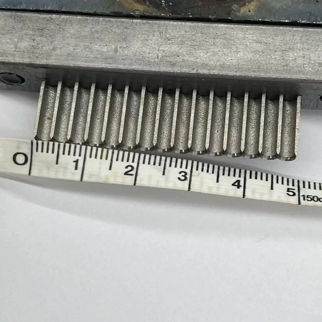 15 Flowers 3.2mm Feather Tape Hair Cutting Tape Cutter Mould for Feather Hair Extension Tools